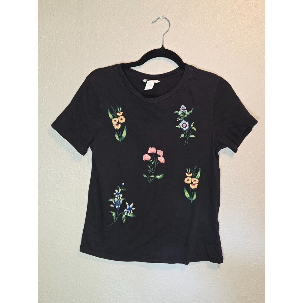 H&M Black Embroidered Floral T-Shirt Size XS Botanical Wildflower Crewneck Tee
